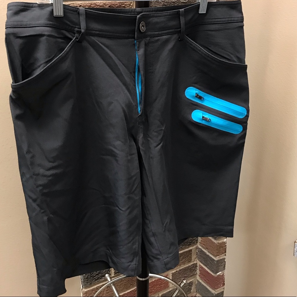 Lululemon shorts - Sz 38